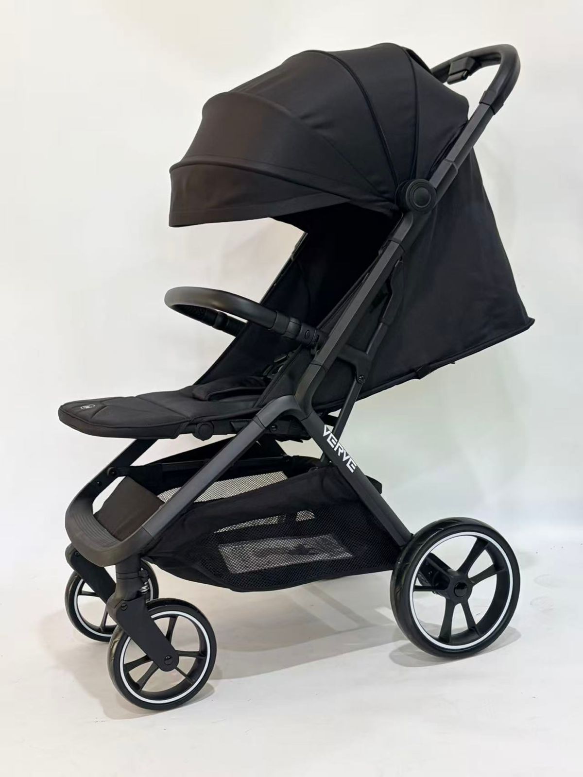 Passeggino Leggero Leonie Verve Con Borsa e Zanzariera Vari Colori 0/22kg