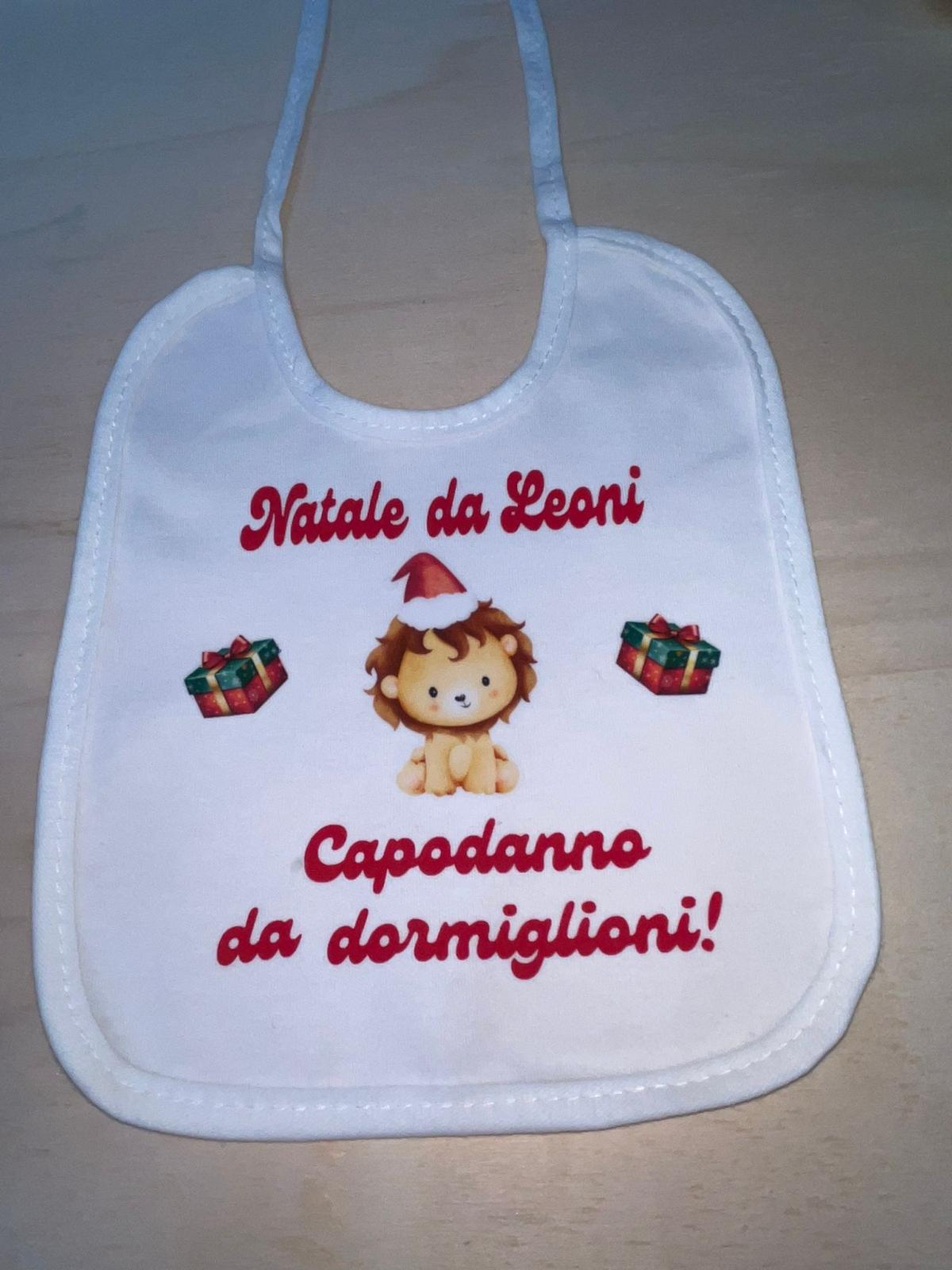Bavaglino "Natale da leoni, Capodanno da dormiglioni"